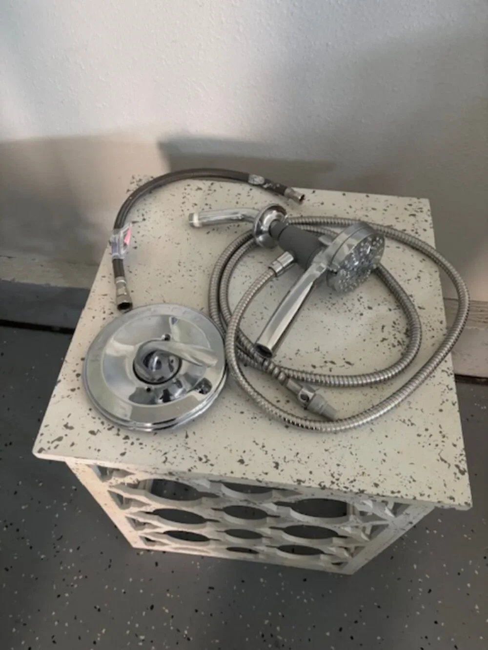 Delta magnetic adjustable